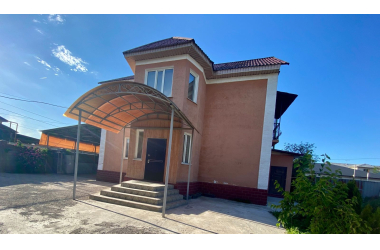 Продам дом · 5 комнат · 165 м² · 7 сот., мкр Айгерим-2 111 — ул. Алмерек Абаз