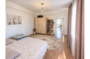 Продам 2-комн.кв. · 72 м² · 3/5 этаж, ул. Суборова
