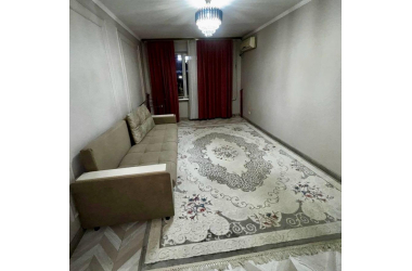 Продам 2-комн.кв. · 43.5 м² · 1/5 этаж, Масанчи — Жибек жолы