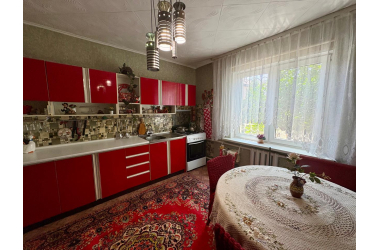 Продам дом · 3 комнаты · 137 м² · 4.4 сот., Садовского — Алтай 2